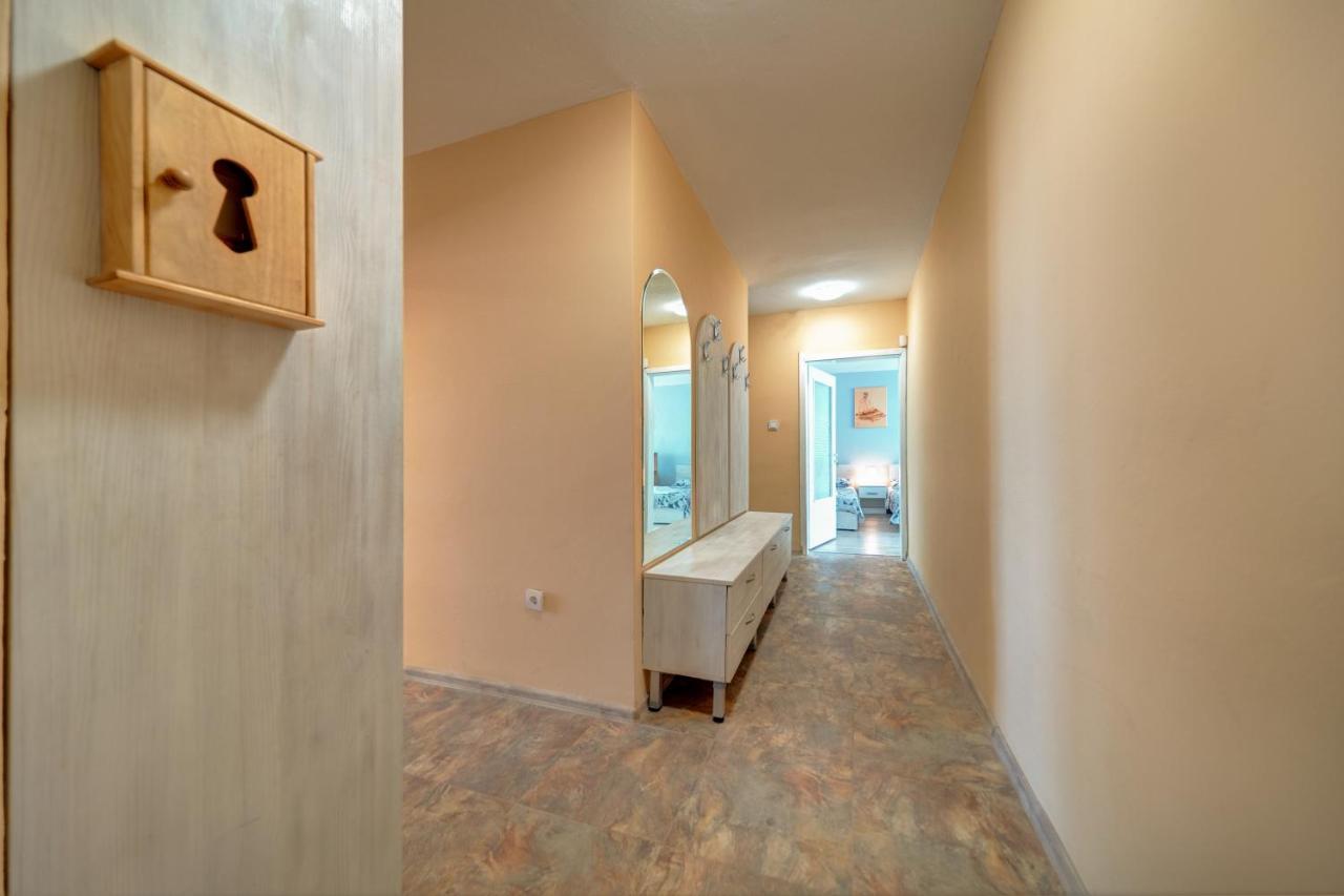 Daisy - 3 Room And Kitchen Apartment In Lazur Бургас Экстерьер фото